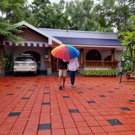 Serenity Villa And Treehouse Palakkad Kültér fotó